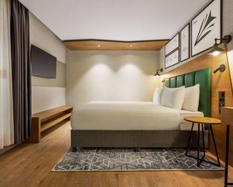 Ramada Encore by Wyndham Istanbul Arnavutkoy - Istanbul - Schlafzimmer