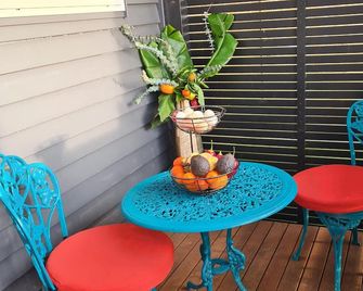 Onaeros Cute Little Cottages - Taranaki Retreat - Waitara - Patio