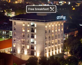 Amaris Hotel Darmo Surabaya - Surabaya - Building