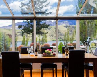 The Shan's Luxury Lodge - Queenstown - Dining room