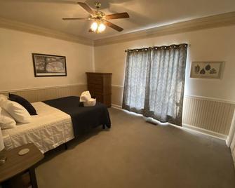 Private Setting Perfect for Large Groups - South Pittsburg - Habitación