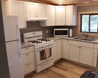 Smith Lake Cabin with Pontoon 3 Miles from Town - Hayward - Keuken