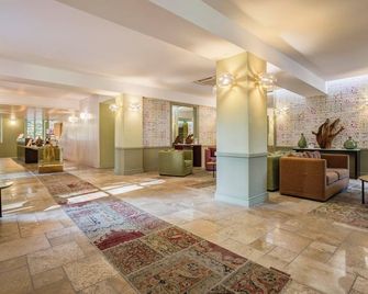 Sowell Hotels Du Golf - Mallemort - Lobby