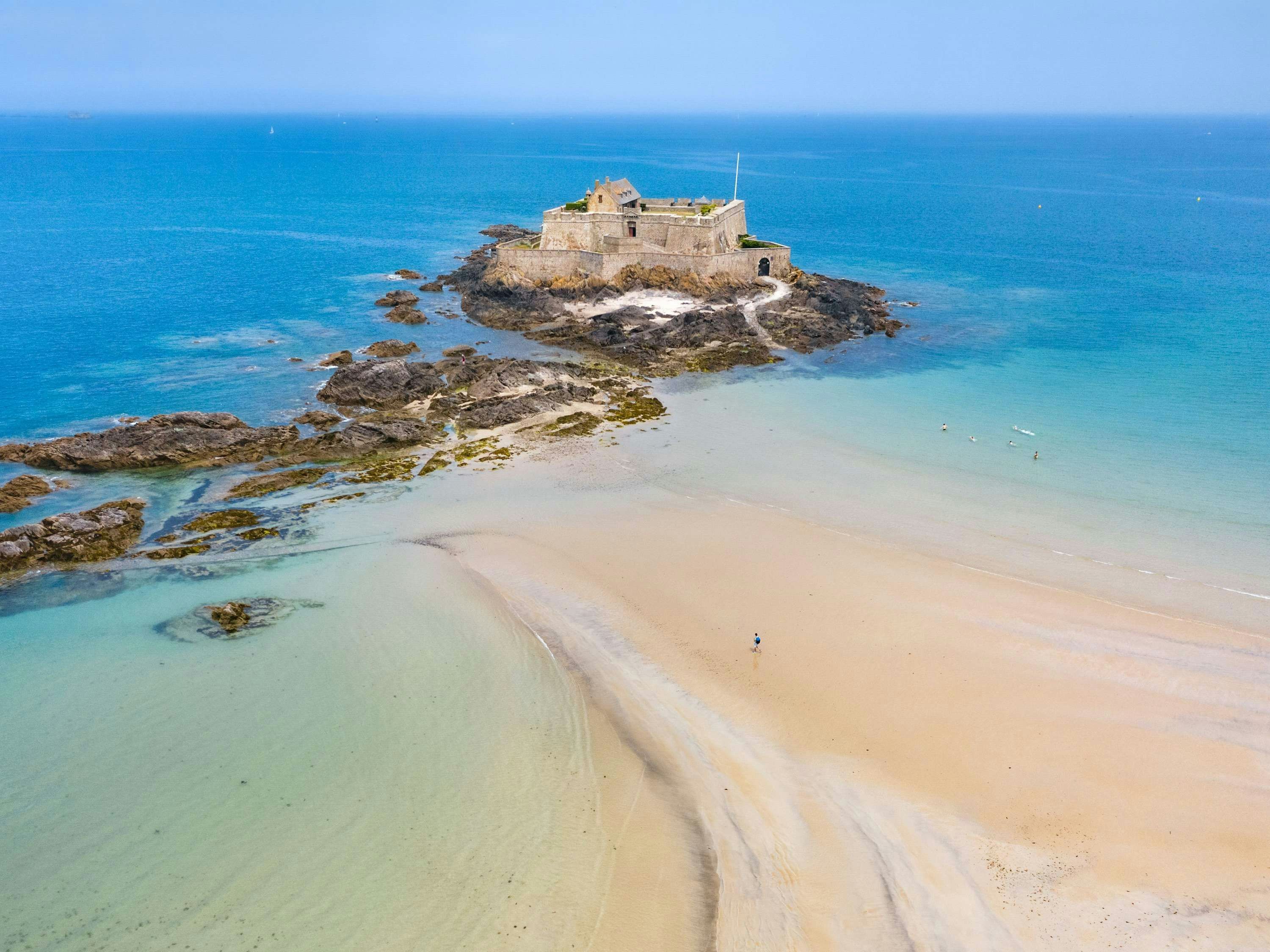 أوتل إيبيس بدجيت سانت مالو سنتر - سان مالو - شاطئ