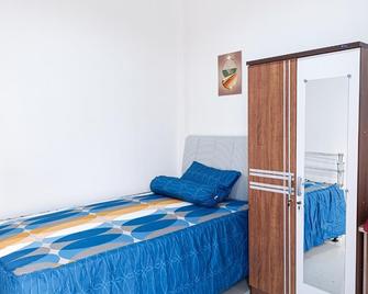Safe House Kost 2 (Khusus Pria) - Понтіанак - Спальня