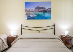 Sicilian Dream Apartments - Cefalù - Camera da letto