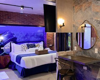Clockworkorange Luxury Suites - Lapu-Lapu