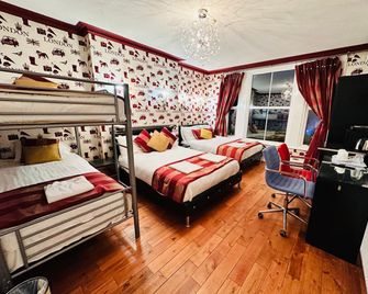 Crompton Guest House - Hounslow - Bedroom