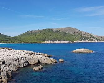 Sonne & Meerblick aus 40 Grad heißem Whirlpool genießen - Zentral am Hafen und dennoch ruhig - Cala Ratjada - Ranta