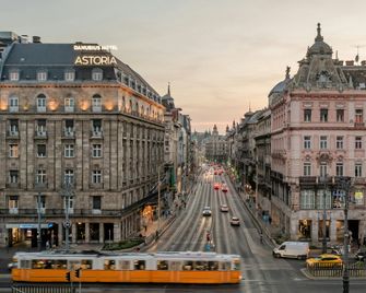 Danubius Hotel Astoria City Center - Budapest - Outdoors view