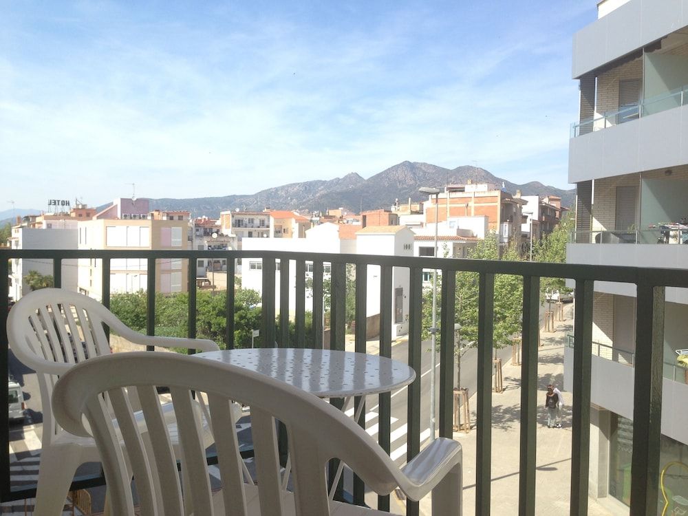 Hostal Rom - רוזס - מרפסת