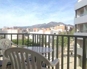 Hostal Rom - רוזס - מרפסת