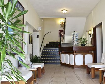 Hotel Aeromar - Faro - Front desk