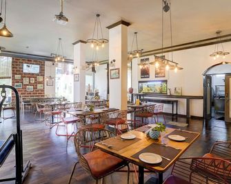 Fabhotel Ddhyana The Wellness Centre And Resort - Panaji - Restaurante