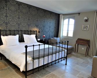 Château MontPlaisir charming b&b in Provence - Вальреас - Спальня
