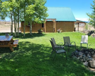 The Lazy Ass Ranch. The Field and Stream Room. Very pet-friendly. Tempur-Pedic. - Panguitch - Pátio