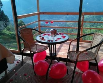 Luxury Cabins: Romantic Plans, Privad Anniversary - Bello - Balcony