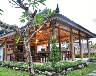 Kubudiuma Villas Bali - North Kuta - Patio