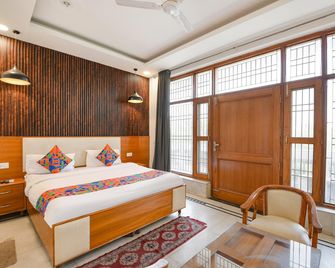 Hotel Ganeshwaram 45 - Noida - Slaapkamer