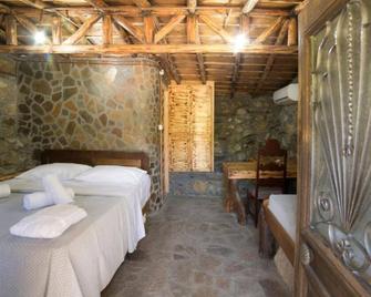 Bh685 - C - Room Ikaria - Fanari
