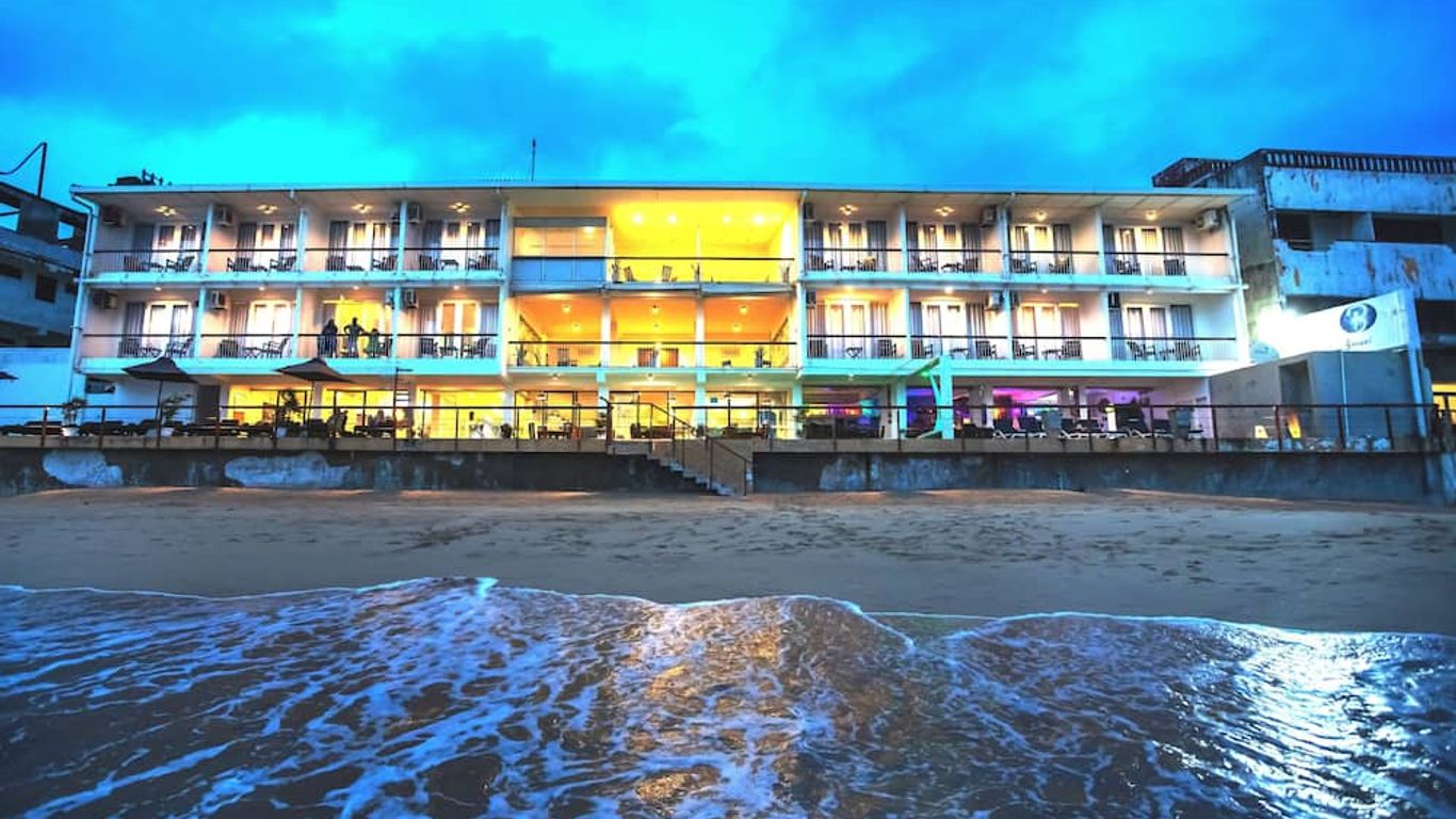 Coral Rock By Bansei