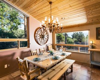 Meadow Lark Trail 3bd 2ba W/ Jacuzzi In The Best Location - Sedona - Sala pranzo