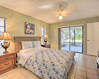 Stunning Retreat about 3 Miles to Pier! - Safety Harbor - Bedroom
