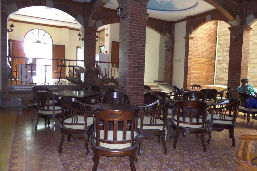 Jacatra Homestay - Malang - Restaurant