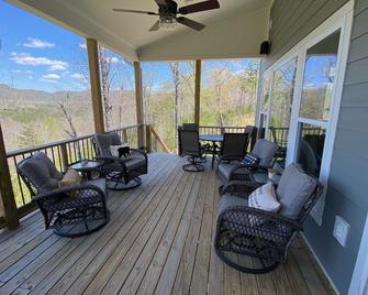 Rider's Lodge - Huntsville - Balcón