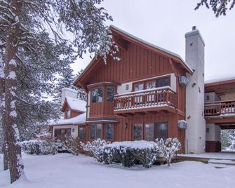 Crystal Mountain - Thompsonville - Building