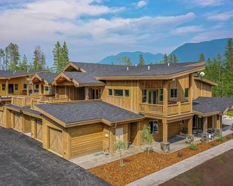 Enjoy Glacier Here! New 2bed/ 2 bath Condo- 7 mi to GNP- Adventure Awaits #2-4 - Coram - Building