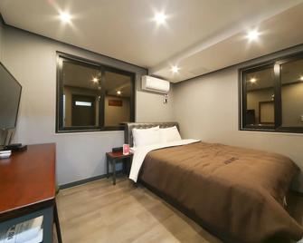 Tongyeong Mu - Tongyeong - Habitación