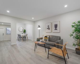 Amazing Experience in Calle Ocho - Miami - Sala de estar