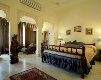 Fateh Bagh Hotel - Sādri - Спальня