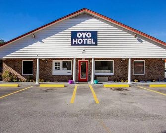 3 Budget-Friendly Accommodations with Free Parking - Ridgeland - Edificio