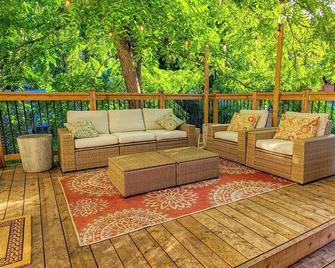 Union House - 4 bedroom century home, Uptown Waterloo - Waterloo - Balcony