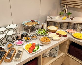 Hotel Il Fiore Kasai Annex - Tokyo - Buffet