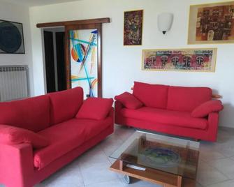 Casa T.U.A. - Sale Marasino - Sala de estar