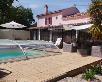 La petite Logne - logement avec piscine - Legé - Piscina