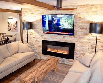 Boarders Inn & Suites by Cobblestone Hotels - Syracuse - Syracuse - Sala de estar