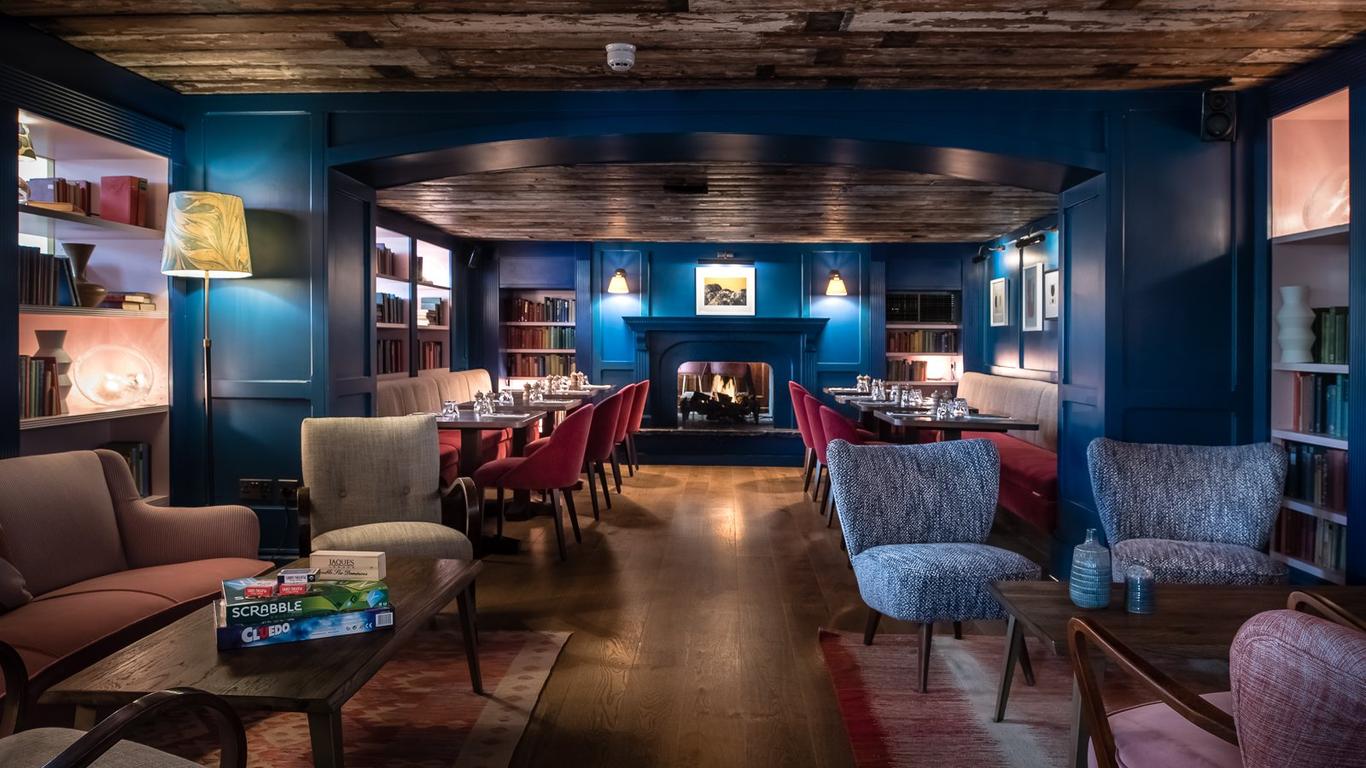 ذا سوان آت ستريتلي