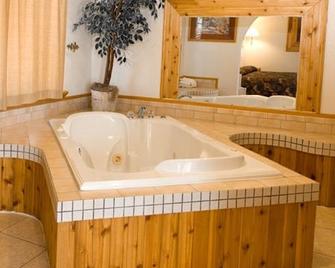 North Country Inn and Suites - Mandan - Habitación