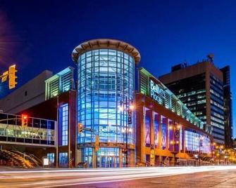 (407)Downtown Glasshouse+ Classy 2 Bedroom Condo(311) - Winnipeg - Building