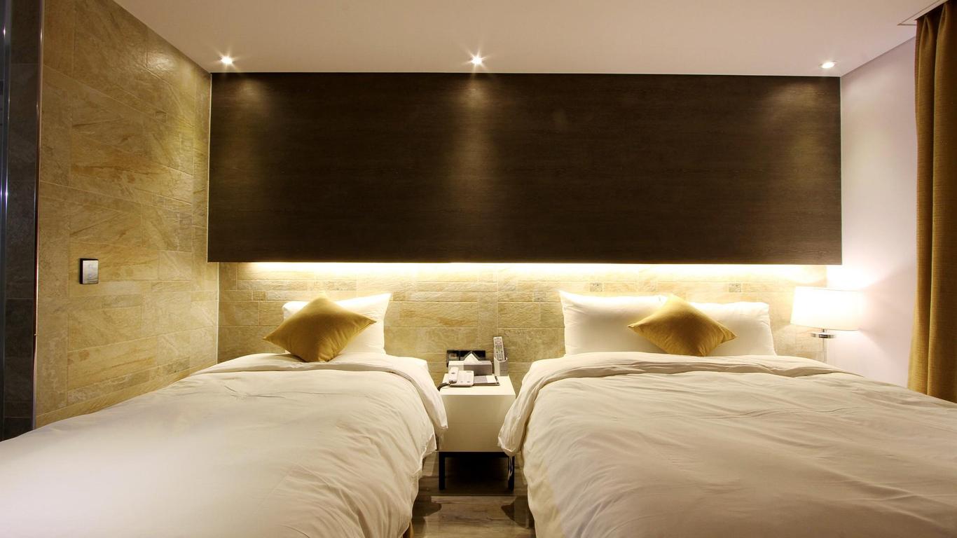 Royal Prime Hotel