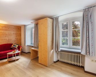 Holiday Apartment 'Vielfalt' with Mountain View, Shared Terrace and Wi-Fi - Neuenweg - Salon