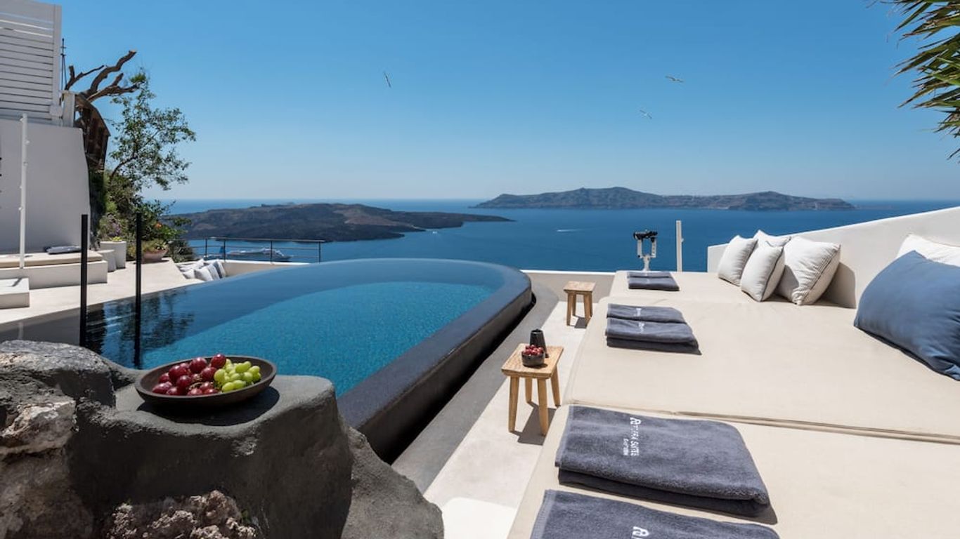 Porto Fira Suites