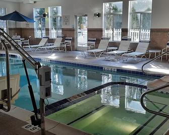 Holiday Inn Express & Suites New Buffalo, MI - New Buffalo - Pool