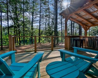 A Cozy A-Frame Escape with Hot Tub - Oxford - Balcony