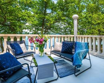 Hotel Anna Villa - Balatonföldvár - Balcony