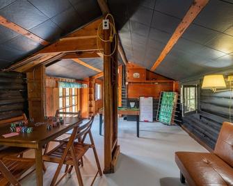 Mud Creek Cottage - Cheboygan - Dining room